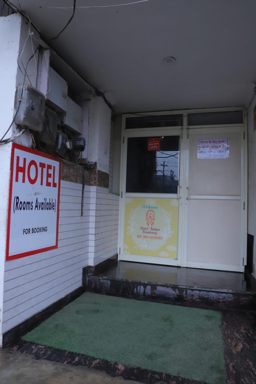 Hotel Aditya Residency Near Sector 63 Metro Station Noida Bagian luar foto