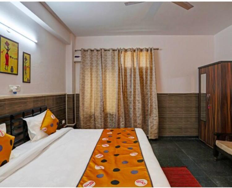 Hotel Aditya Residency Near Sector 63 Metro Station Noida Bagian luar foto